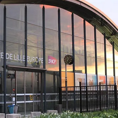 En Baroeul Two-bedroom Bright And Equipped * マルク・アン・バルール