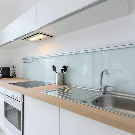 En Baroeul Two-bedroom Bright And Equipped